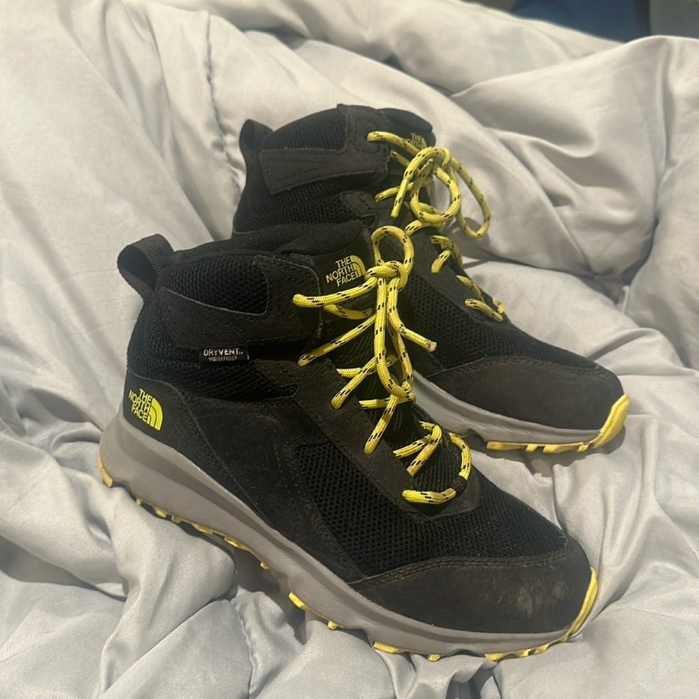 THE NORTH FACE JR HEDGEHOG HIKER II MID WATERPROOF BOOTS KIDS'